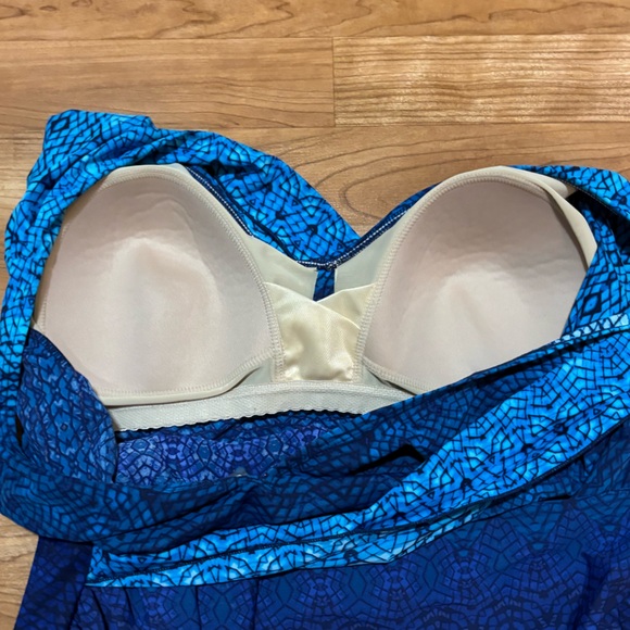 Lands End One Piece Swimsuit SlenderSuit Tummy Control Beachy Coastal Blue 18P - Picture 7 of 8